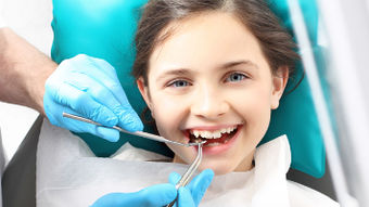 Content Dam Diq Online Articles 2016 10 Child At Dentist 1